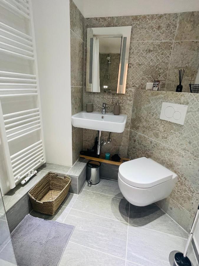 Apartmán Modern * Zentral * Netflix * Arbeitsplatz Wuppertal Exteriér fotografie